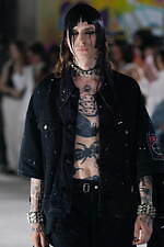 キディル 2024年春夏コレクション - “魅惑”のうちに生きる──異端児の肖像？｜写真15