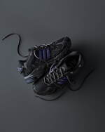 アディダス オリジナルス×バッド・バニーのコラボスニーカー、“溶け出す”レザーのオーバーレイ｜写真13