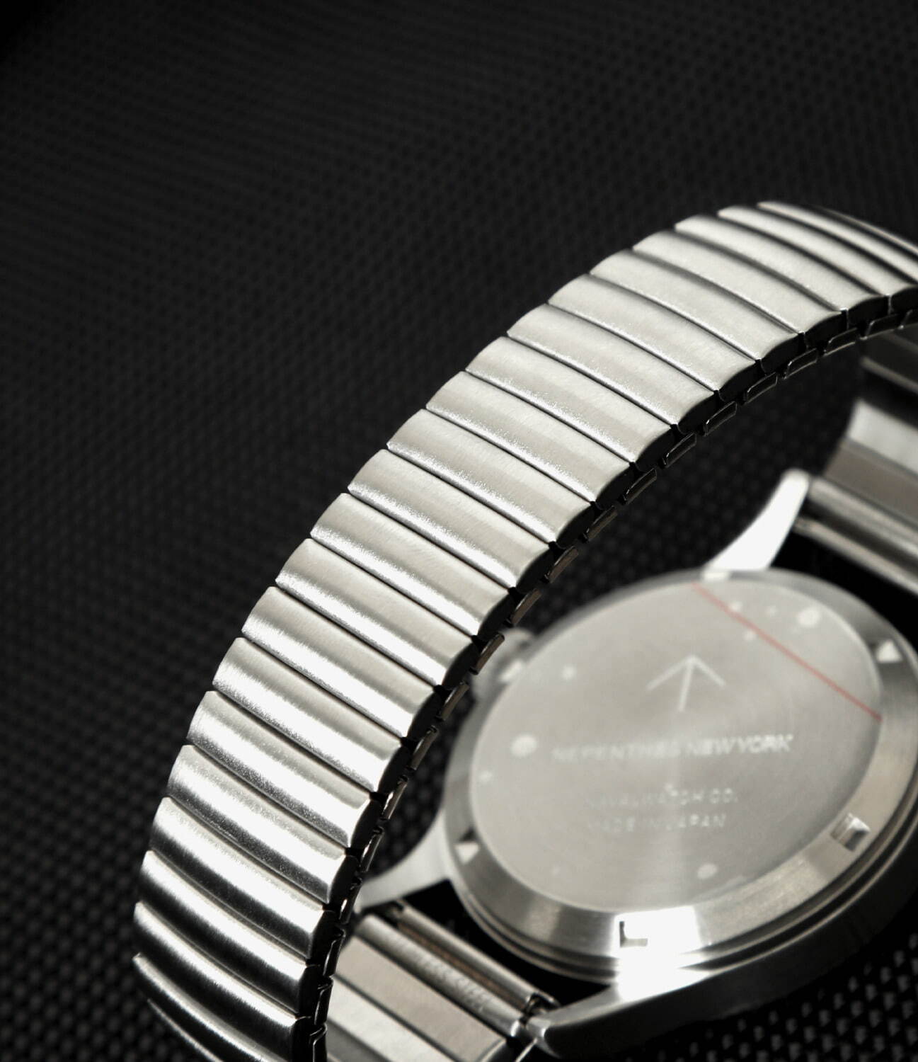 ネペンテス ニューヨーク×ナバル ウォッチの腕時計、簡単着脱ステンレスバンドのミリタリーウォッチ｜写真16