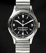 ネペンテス ニューヨーク×ナバル ウォッチの腕時計、簡単着脱ステンレスバンドのミリタリーウォッチ｜写真17