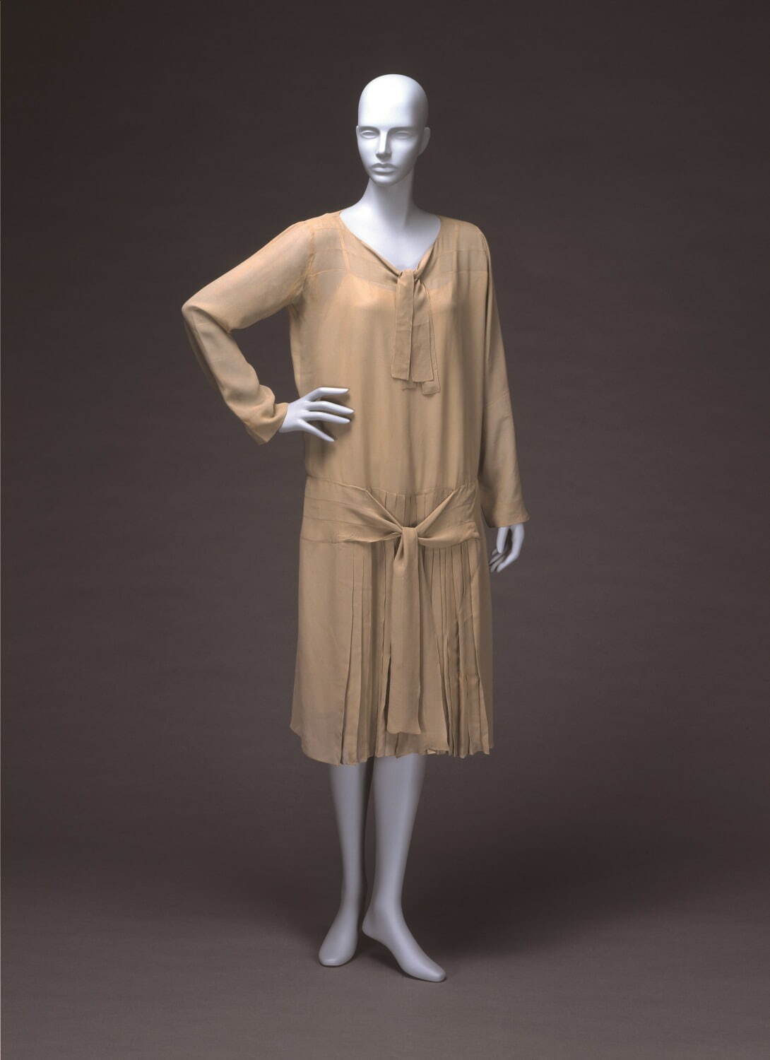 ガブリエル・シャネル《デイ・ドレス》1927年頃 神戸ファッション美術館
