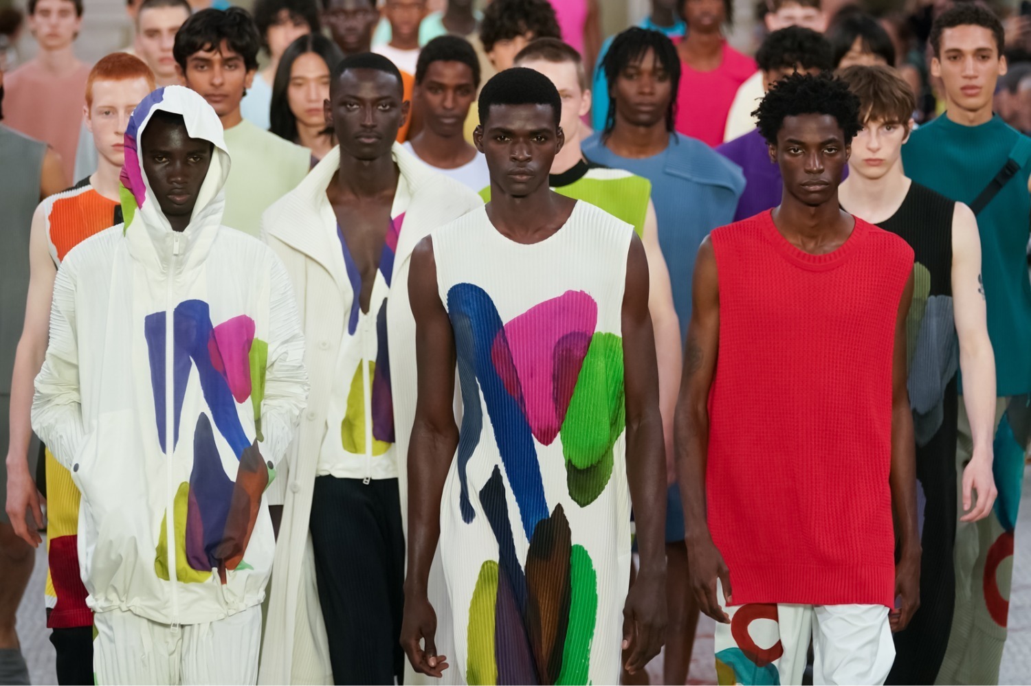 オム プリッセ イッセイ ミヤケ 2024年春夏コレクション - 平面の可塑性