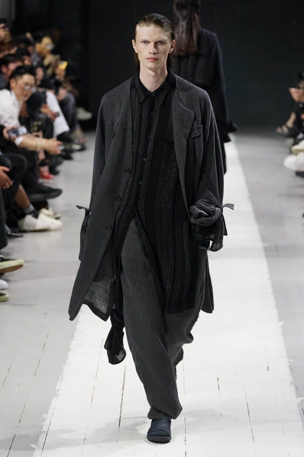 ヨウジヤマモト(Yohji Yamamoto) 2024年春夏メンズコレクション ...