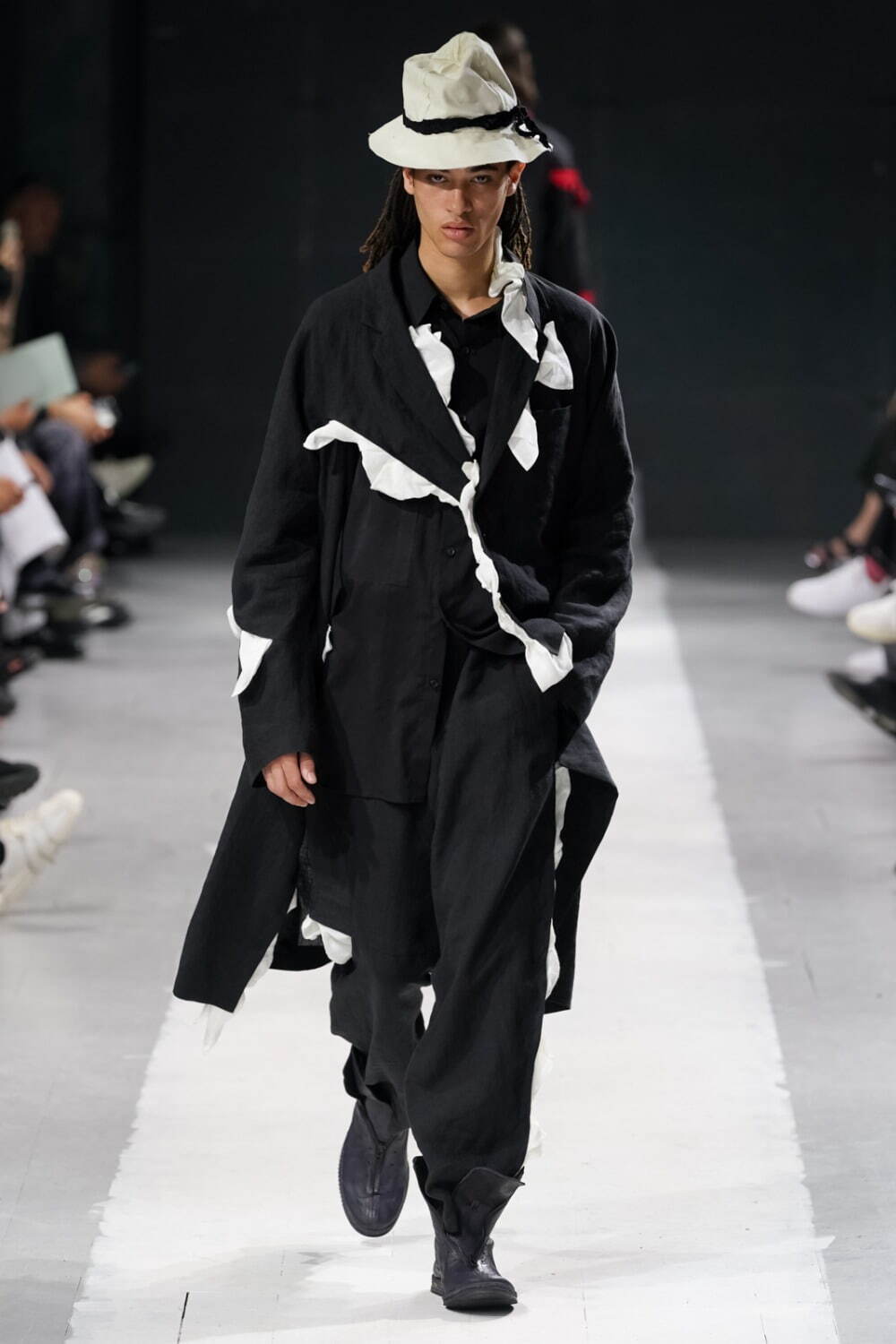 ヨウジヤマモト(Yohji Yamamoto) 2024年春夏メンズコレクション シルエット - 写真28