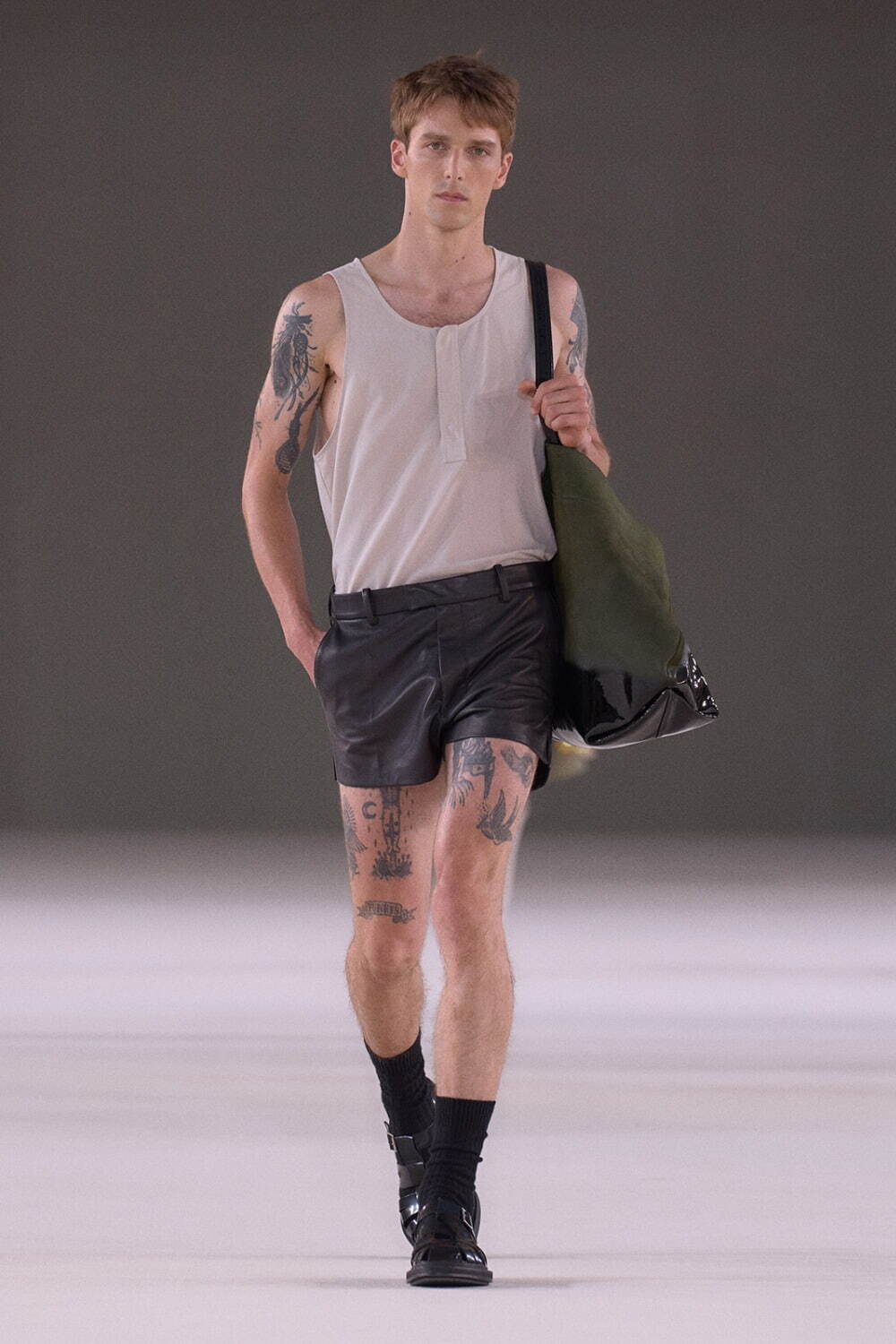 アミ パリス(Ami Paris) 2024年春夏ウィメンズ&メンズコレクション  - 写真38