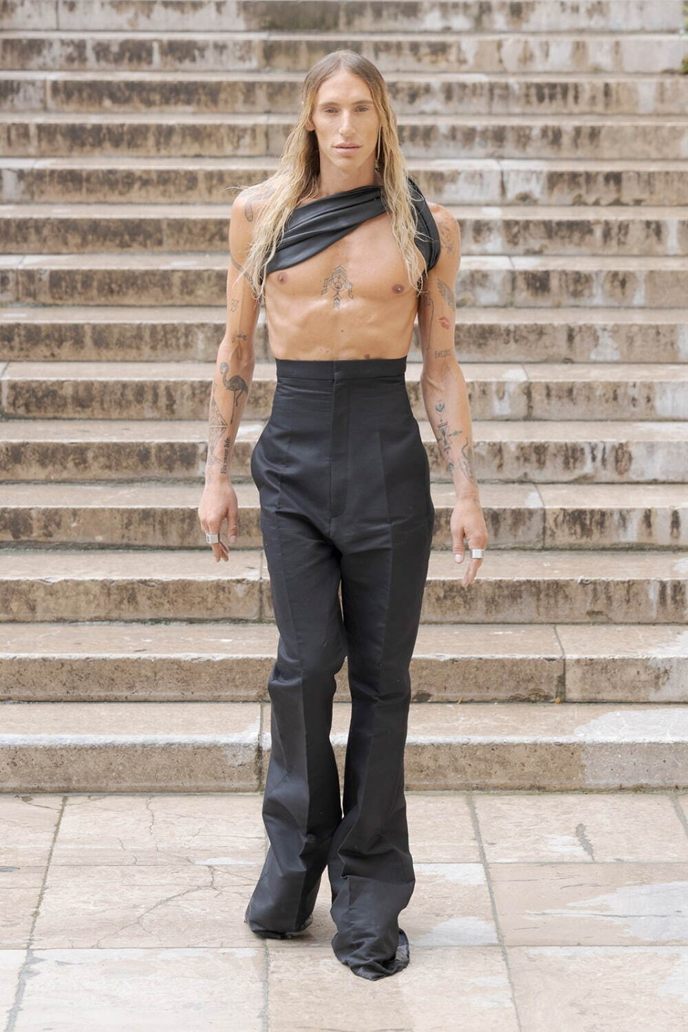 リック・オウエンス(Rick Owens) 2024年春夏メンズコレクション  - 写真1