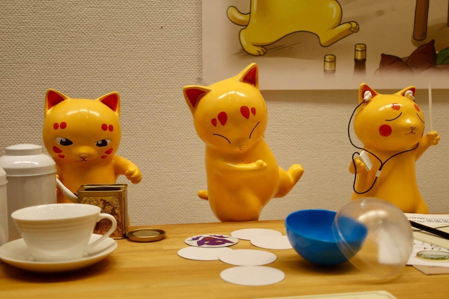 児童文学｜企画展「ふしぎ駄菓子屋 銭天堂へようこそ」山梨県立文学館で、イラストやパネルで楽しむ児童小説の世界