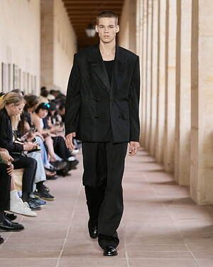 ジバンシィ 2024年初夏メンズコレクション - 崩されゆく制服｜写真5