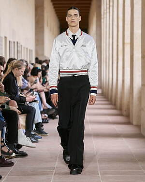 ジバンシィ 2024年初夏メンズコレクション - 崩されゆく制服｜写真10