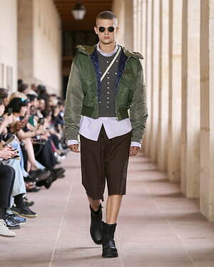ジバンシィ 2024年初夏メンズコレクション - 崩されゆく制服｜写真20