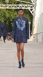 ケンゾー 2024年春夏コレクション - 橋の上に交わる東洋と西洋｜写真3