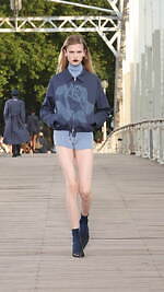 ケンゾー 2024年春夏コレクション - 橋の上に交わる東洋と西洋｜写真6