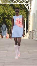 ケンゾー 2024年春夏コレクション - 橋の上に交わる東洋と西洋｜写真15