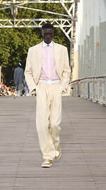 ケンゾー 2024年春夏コレクション - 橋の上に交わる東洋と西洋｜写真17