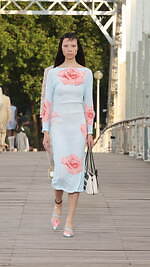 ケンゾー 2024年春夏コレクション - 橋の上に交わる東洋と西洋｜写真19