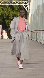 ケンゾー 2024年春夏コレクション - 橋の上に交わる東洋と西洋｜写真26