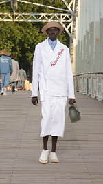 ケンゾー 2024年春夏コレクション - 橋の上に交わる東洋と西洋｜写真31