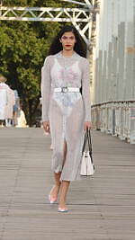 ケンゾー 2024年春夏コレクション - 橋の上に交わる東洋と西洋｜写真33