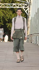 ケンゾー 2024年春夏コレクション - 橋の上に交わる東洋と西洋｜写真38