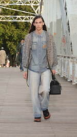 ケンゾー 2024年春夏コレクション - 橋の上に交わる東洋と西洋｜写真42