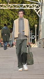 ケンゾー 2024年春夏コレクション - 橋の上に交わる東洋と西洋｜写真45