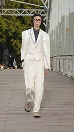 ケンゾー 2024年春夏コレクション - 橋の上に交わる東洋と西洋｜写真56