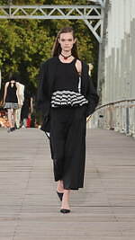 ケンゾー 2024年春夏コレクション - 橋の上に交わる東洋と西洋｜写真59