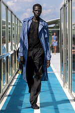 コシェ 2024年春夏コレクション - ストリートとクチュールを繋ぐ架け橋、繊細さと脆弱性の共存｜写真2