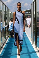 コシェ 2024年春夏コレクション - ストリートとクチュールを繋ぐ架け橋、繊細さと脆弱性の共存｜写真12