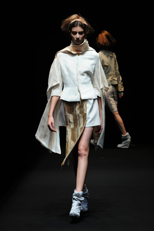 ナオシ サワヤナギ 2010-11年秋冬<span>コレクション</span> - 写真6