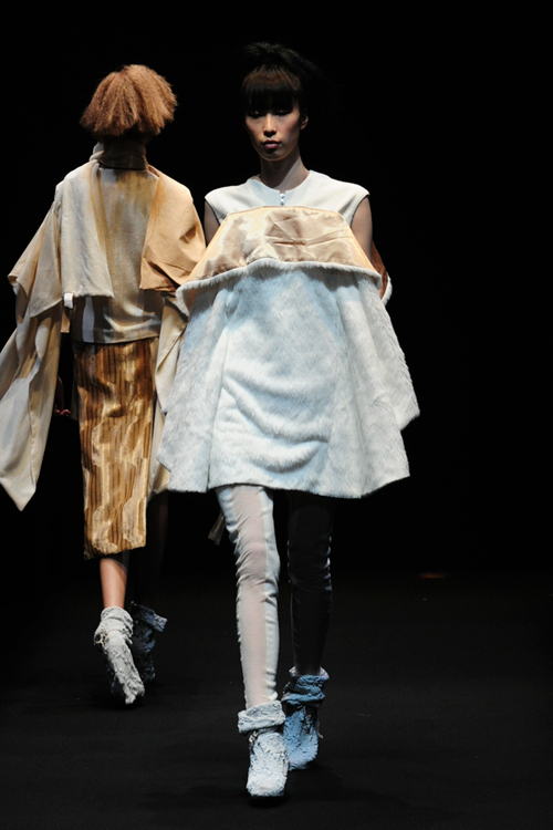 ナオシ サワヤナギ 2010-11年秋冬<span>コレクション</span> - 写真8