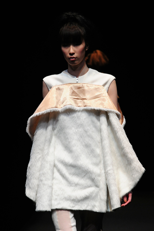ナオシ サワヤナギ 2010-11年秋冬<span>コレクション</span> - 写真9