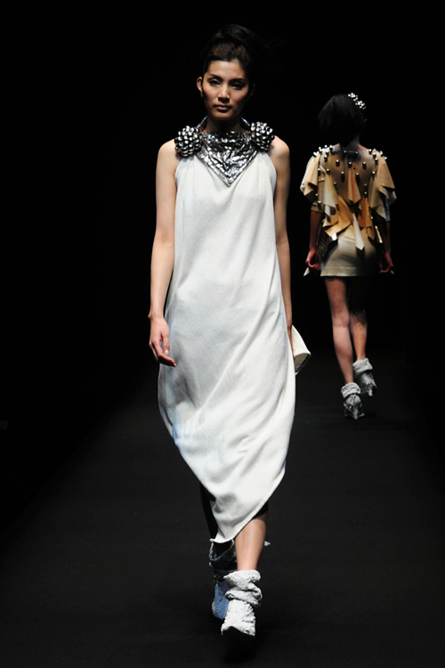 ナオシ サワヤナギ 2010-11年秋冬<span>コレクション</span> - 写真14