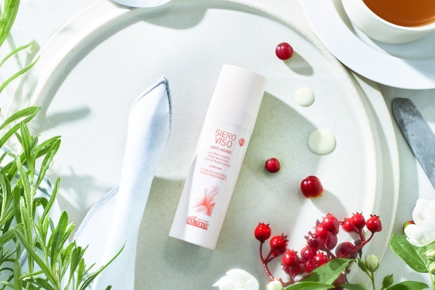 アルジタル23年秋スキンケア - “クレイ＆ハーブの力”で潤うハリ肌に導く、ブランド初の美容液