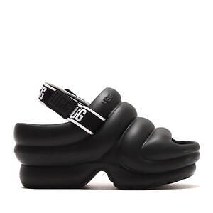 UGG“アジア初”の旗艦店が東京・原宿に、全2フロア構成＆限定アイテムや先行販売も｜写真14