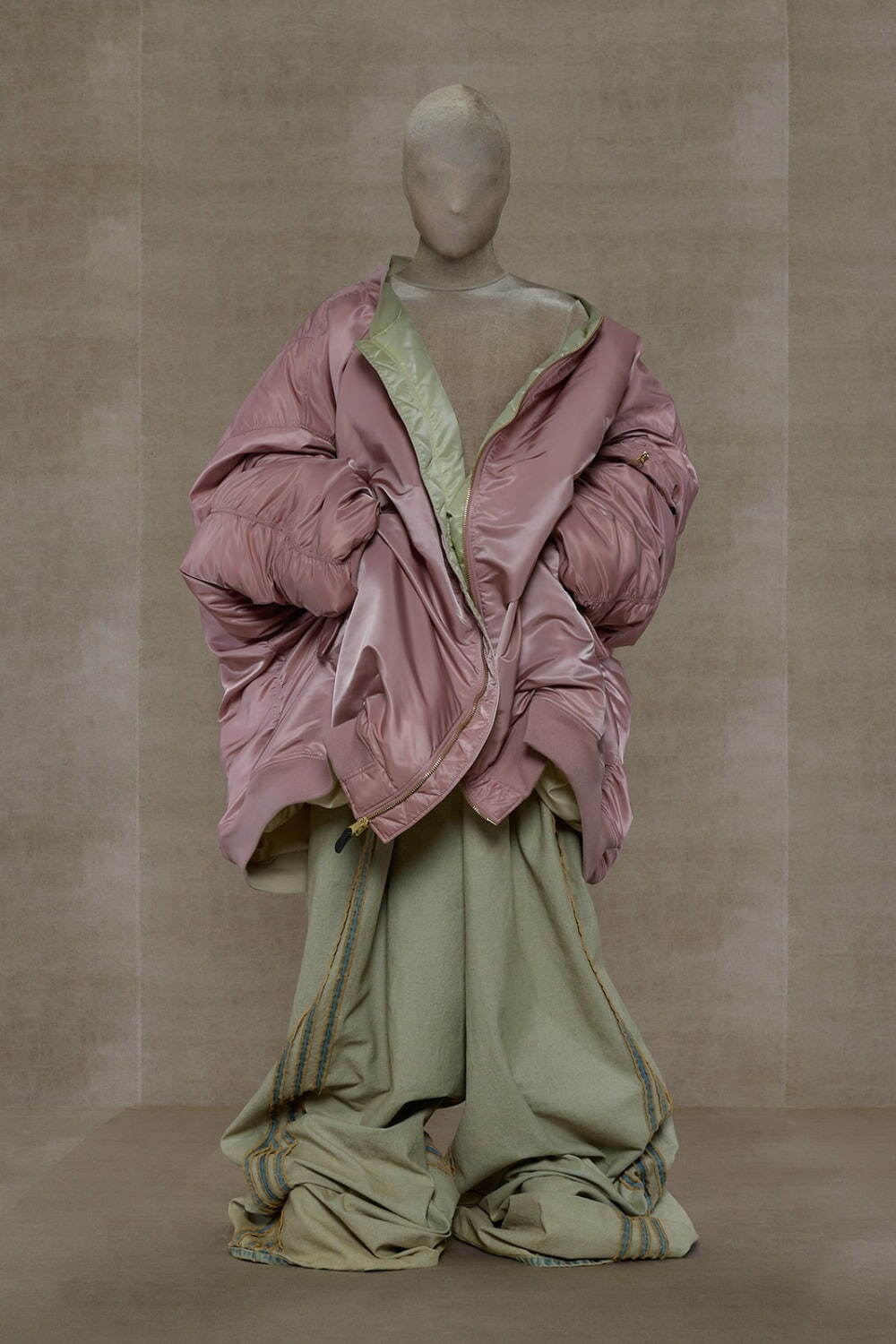 ヴェトモン(VETEMENTS) 2024年春夏ウィメンズ&メンズコレクション シルエット - 写真21