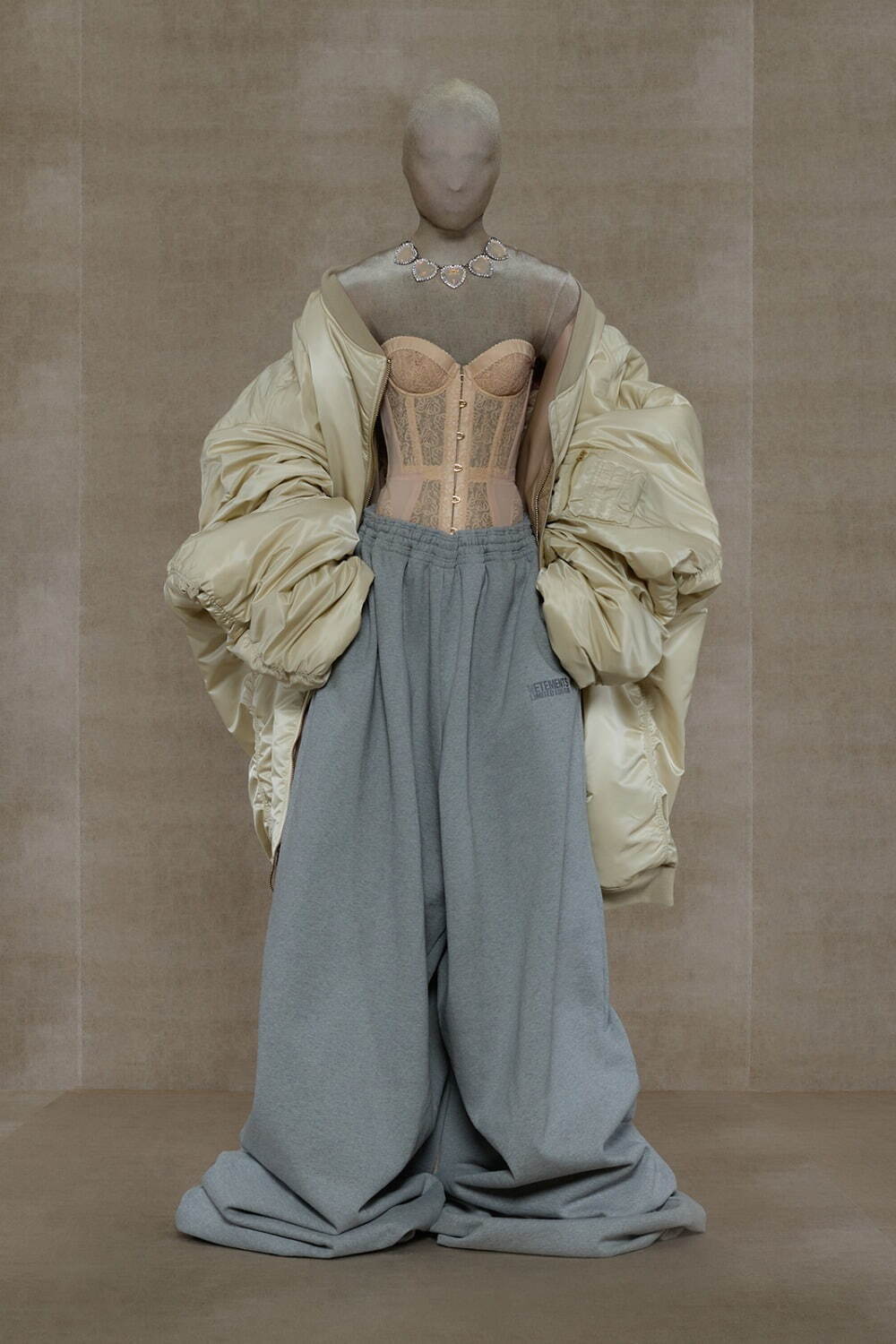 ヴェトモン(VETEMENTS) 2024年春夏ウィメンズ&メンズコレクション シルエット - 写真22