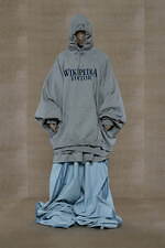 VETEMENTS ヴェトモン　写真集 世界500部限定、Vetements (ヴェトモン) 初の写真集『VETEMENTS