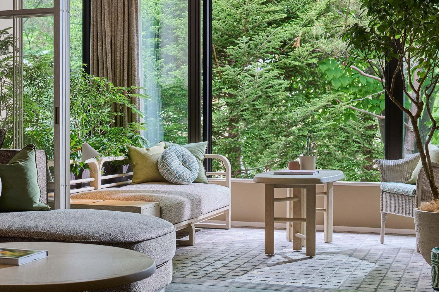 温泉｜「ふふ」新宿泊施設「軽井沢 陽光の風」「旧軽井沢 静養の森」同時オープン、全客室に天然温泉付き