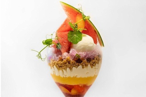 エンポリオ アルマーニ カフェ“スイカ＆プラム”が主役の夏パフェ、アクセントにモヒートゼリー