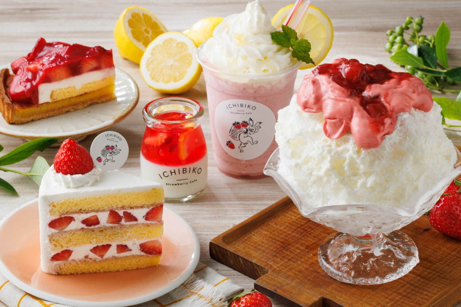 いちごスイーツ専門店「いちびこ」自家製ソースのかき氷やスムージーなど、夏いちごを使った限定メニュー