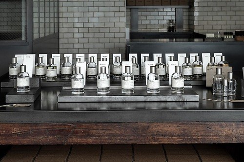 ラボ併設「ル ラボ」店舗が原宿に、フレグランス限定セット＆“その場で調合する”香水サービスも