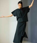 HaaT新作ウェア、“2種類のフリンジ”を効かせたジャケット＆刺繍ステッチ入りポンチョなど｜写真2