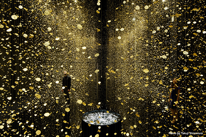  【動画】シチズン、時計の地板を8万個「光」と「時」の空間演出 - ミラノデザインアワード受賞 | 写真
