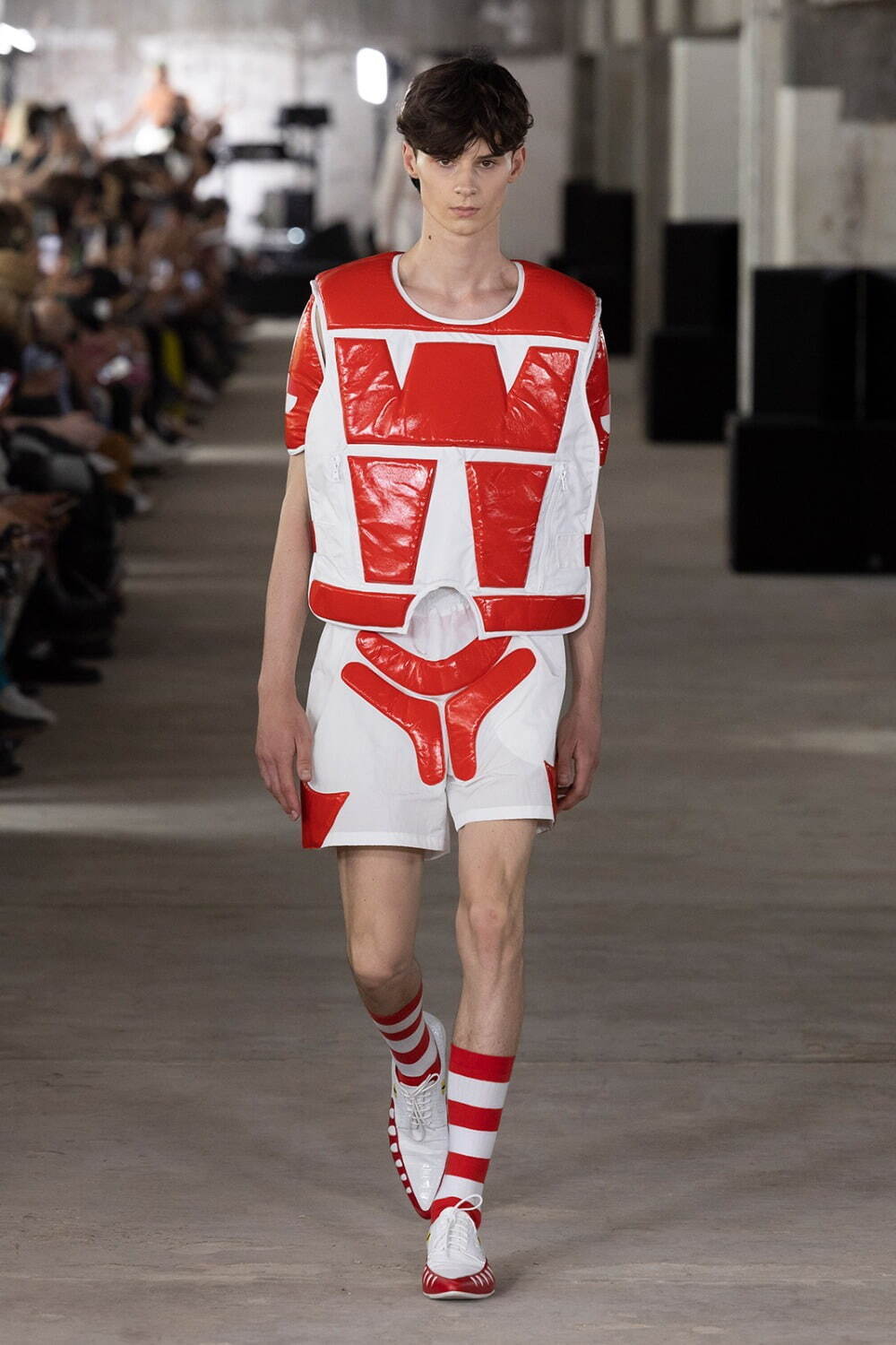 ウォルター ヴァン ベイレンドンク(Walter Van Beirendonck) 2024年春夏メンズコレクション  - 写真1