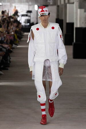 ウォルター ヴァン ベイレンドンク(Walter Van Beirendonck) 2024年春夏メンズコレクション  - 写真3