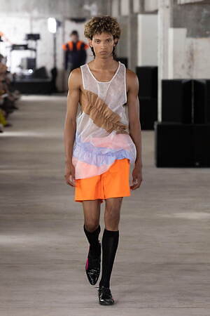 ウォルター ヴァン ベイレンドンク(Walter Van Beirendonck) 2024年春夏メンズコレクション  - 写真22