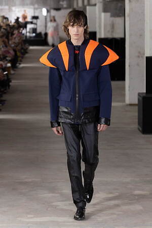 ウォルター ヴァン ベイレンドンク(Walter Van Beirendonck) 2024年春夏メンズコレクション  - 写真23