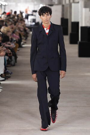 ウォルター ヴァン ベイレンドンク(Walter Van Beirendonck) 2024年春夏メンズコレクション  - 写真34