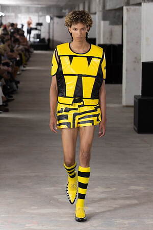 ウォルター ヴァン ベイレンドンク(Walter Van Beirendonck) 2024年春夏メンズコレクション  - 写真48